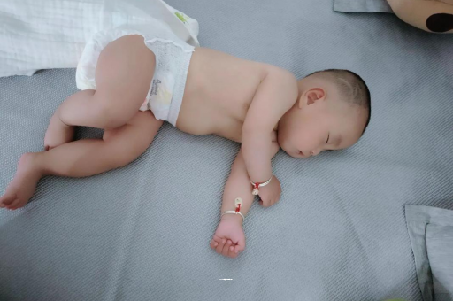 试管包生男孩哪家专业几个月宝宝会抬头